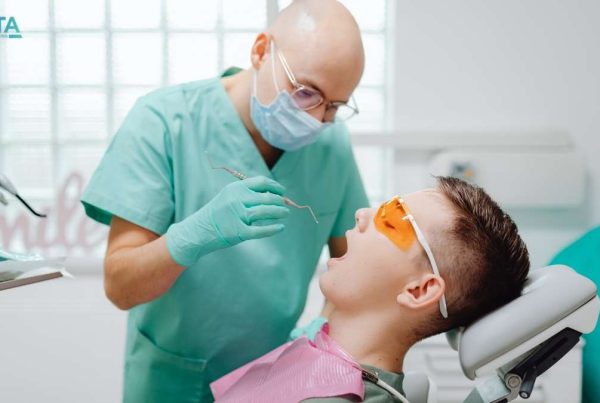 genç yaşta implant fiyatları